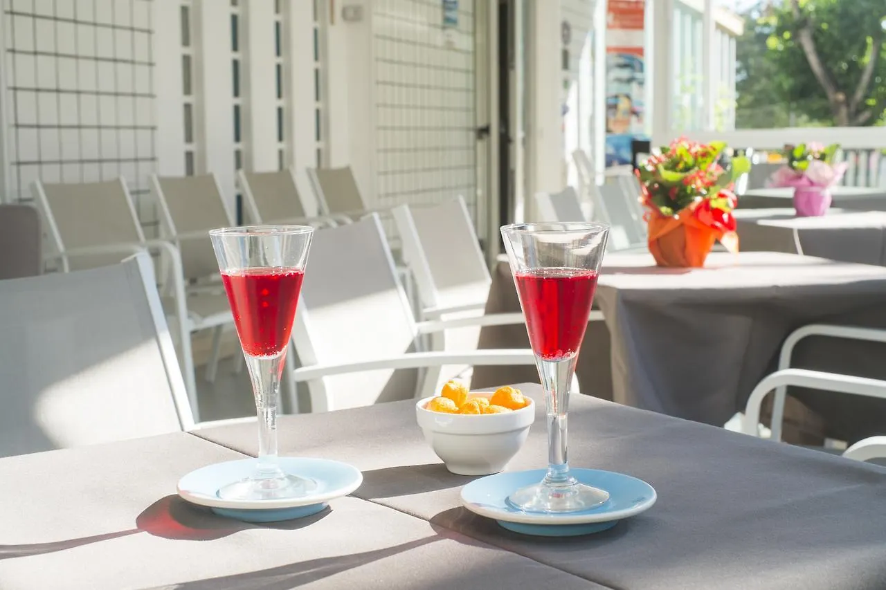 Hotel Latini Rimini 3*,